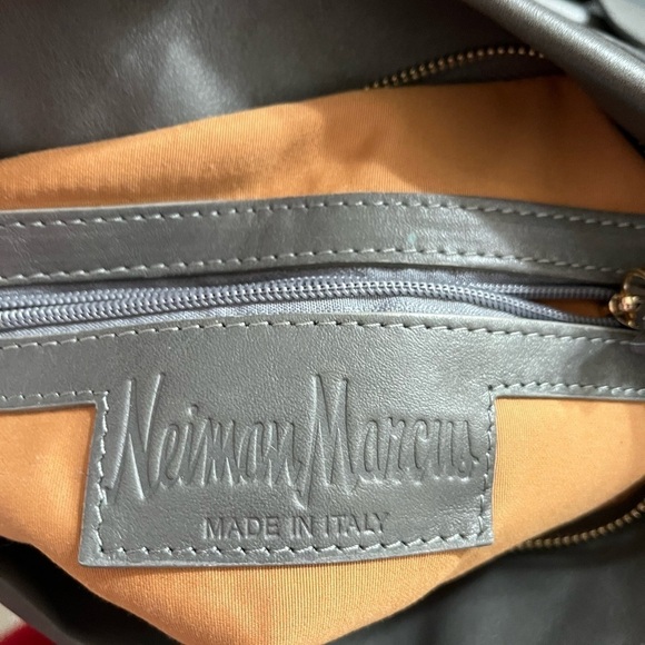 Neiman Marcus Made In Italy Gray Leather Handbag Gold Tone Hardware - Picture 6 of 9